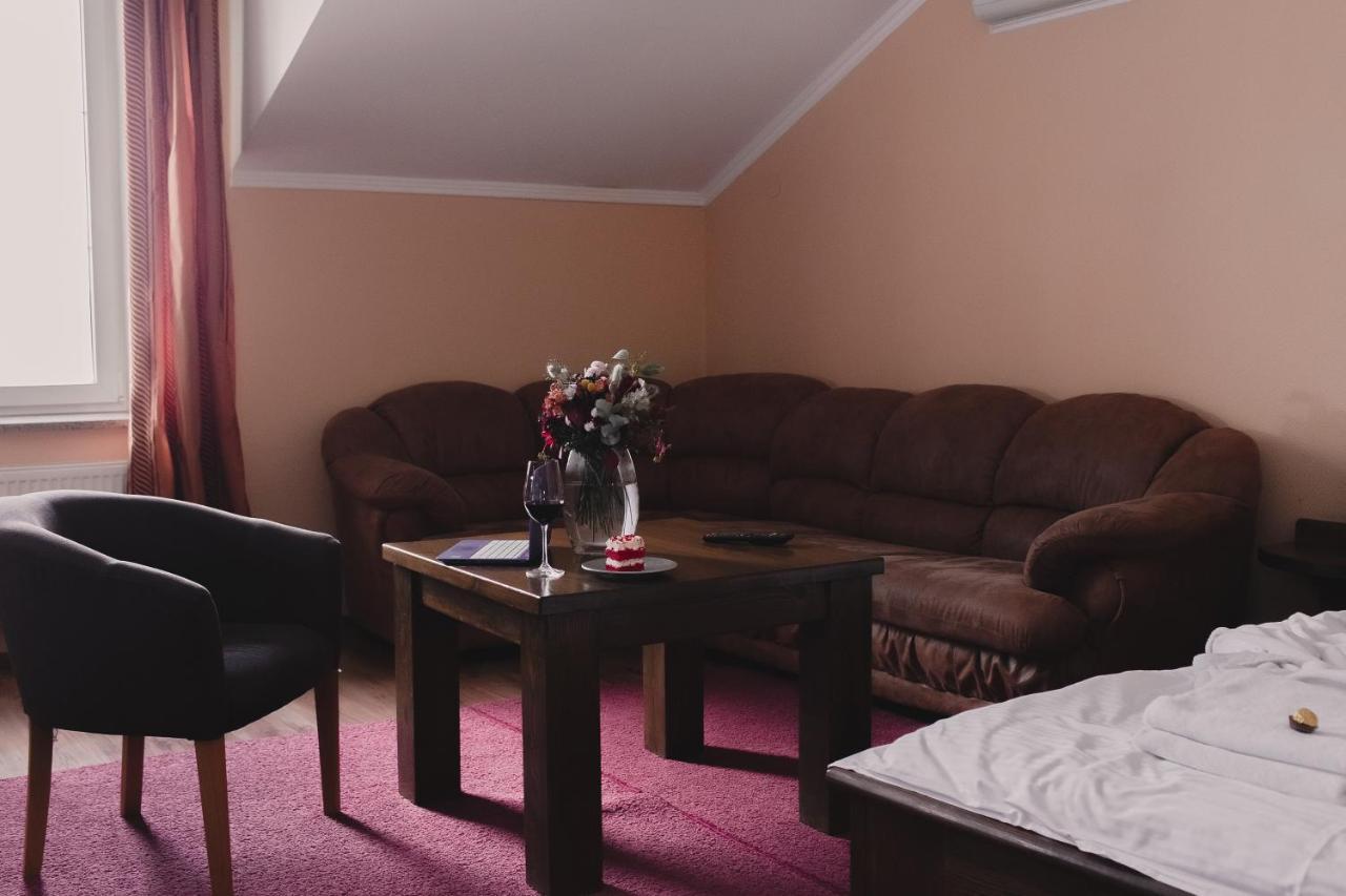 Aivengo Hotel Kolodenka Exteriér fotografie